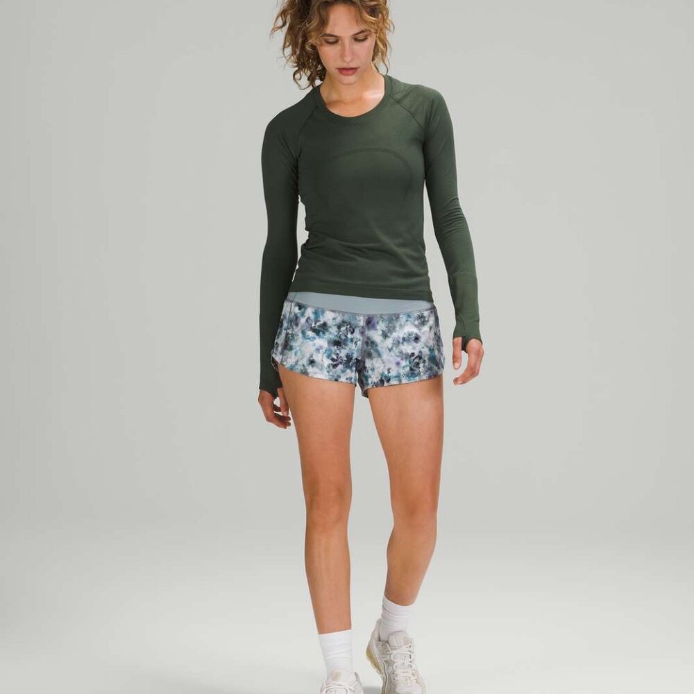 Lululemon - "Speed Up" Low-Rise Short 2.5"  - Kaleidofloral Multi / Blue Cast